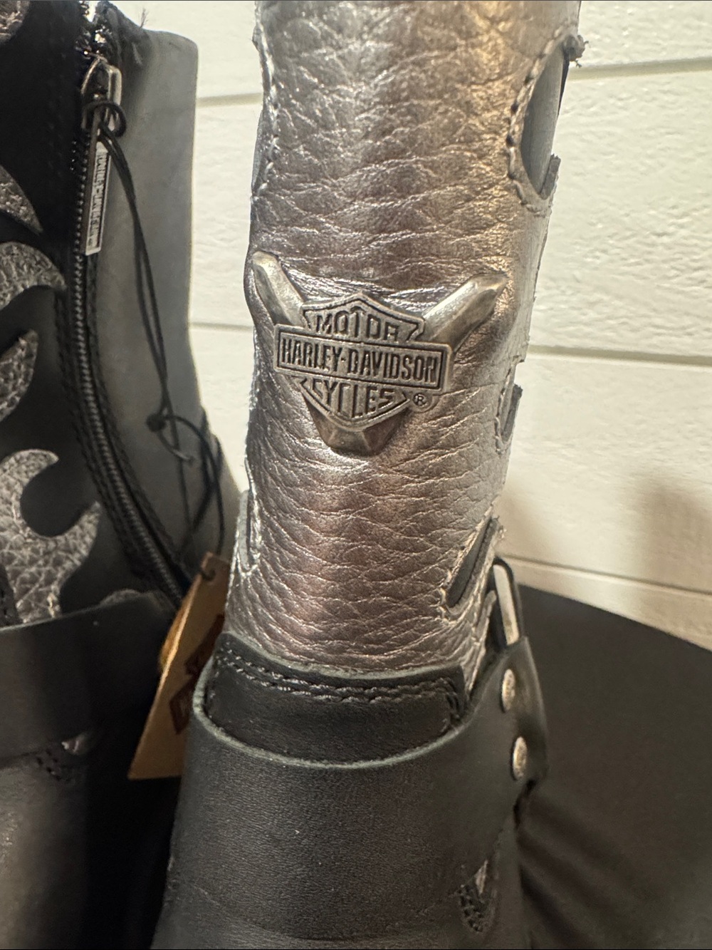 NWT Harley-Davidson Women’s Korsen Silver 5.75” Black/Silver leather boots- 6 - Picture 3 of 7